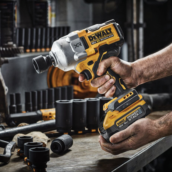 DeWALT akumulatorski alat